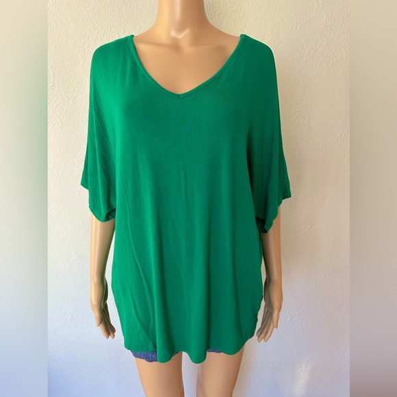 Maurices 24/7 Green Tee size Medium - Picture 1 of 7